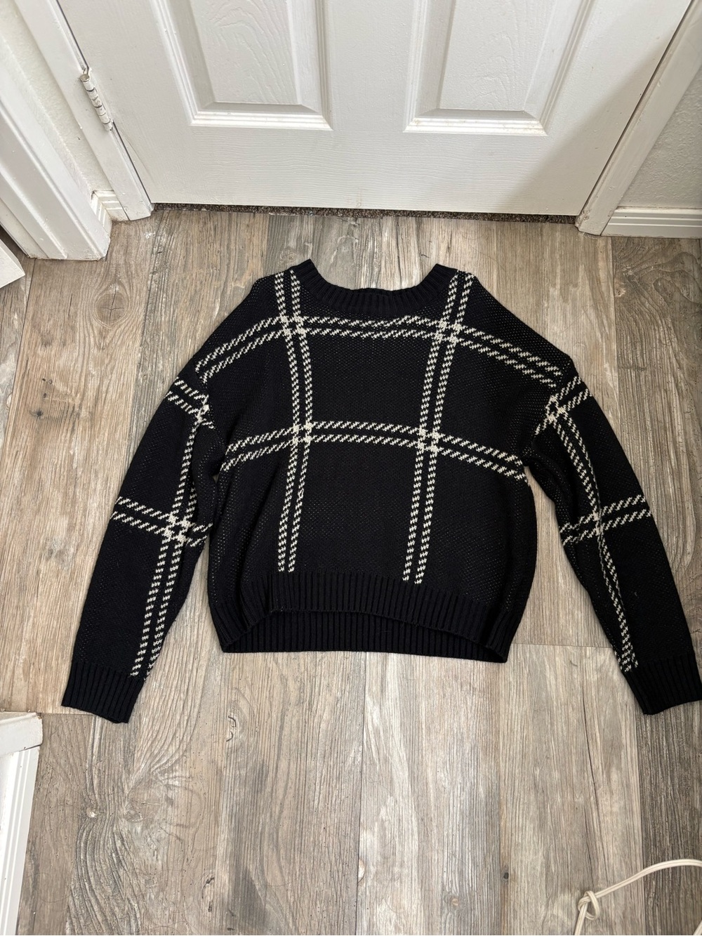 SHEIN Black Crewneck Sweater with Cream Plaid